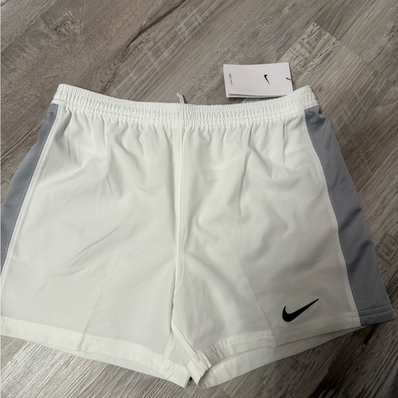Nike shorts - Picture 2 of 5